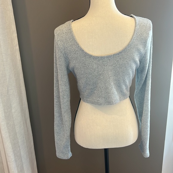 Twisted front crop top - Picture 4 of 6